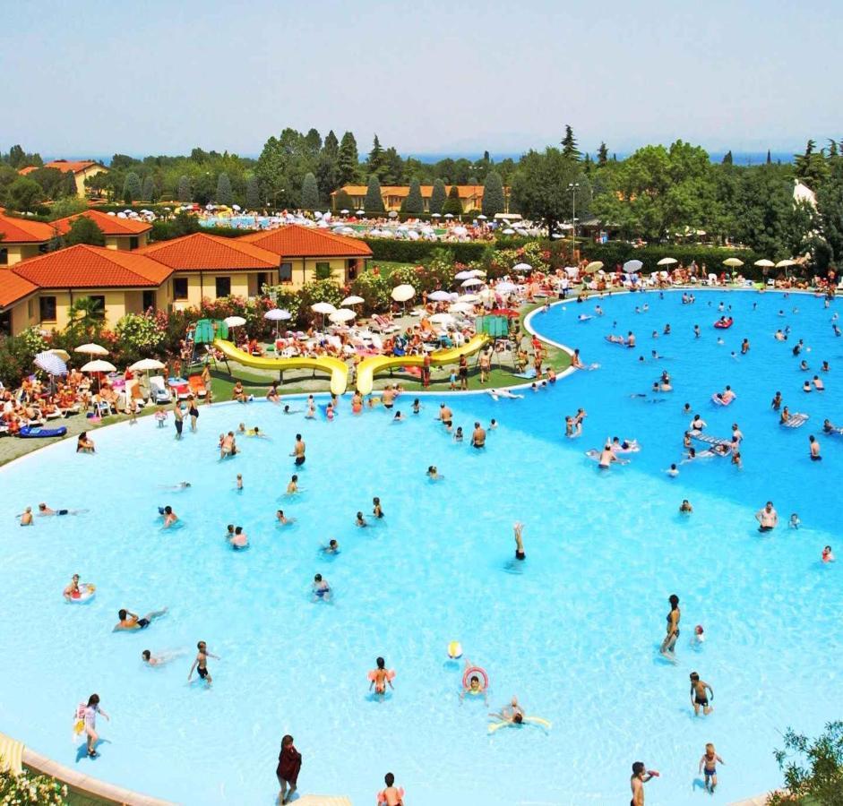 Camping Bella Italia In Peschiera Del Garda - Gardasee Apartment Exterior foto